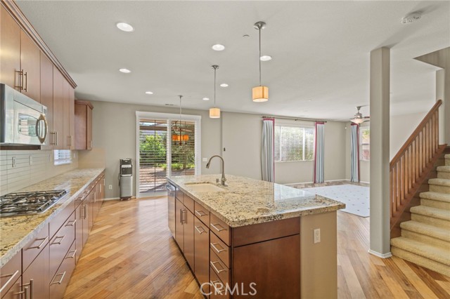 38780 Amateur Way, Beaumont CA: https://media.crmls.org/medias/99d42850-718a-4185-a79a-427e610b56a0.jpg