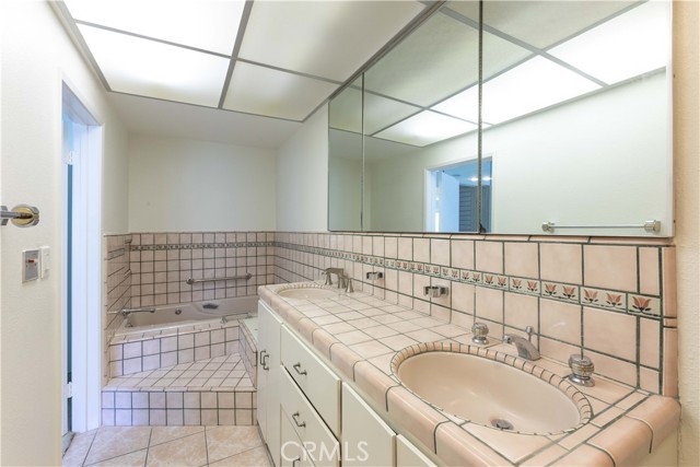 958 Palo Verde Avenue, Long Beach CA: https://media.crmls.org/medias/99d4fa5e-3174-4808-bda8-a83d94602f16.jpg