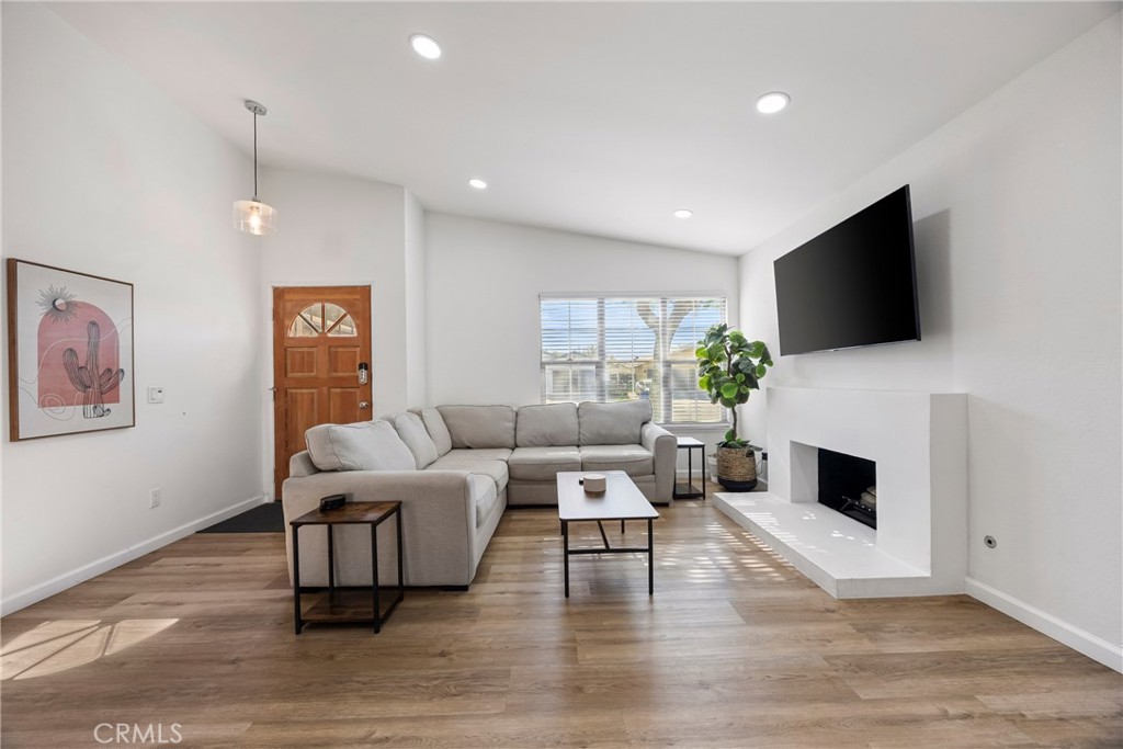 MLS #OC25274210 image #14