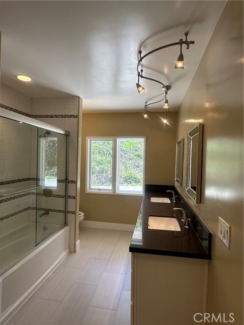 60 Crest E Road, Rolling Hills CA: https://media.crmls.org/medias/99d87e75-ce23-46cb-b5e7-f8fd336cb977.jpg