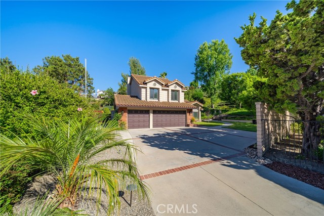 5347 E Big Sky Lane, Anaheim Hills CA: https://media.crmls.org/medias/99d8af8b-ec9a-4d0c-879d-d9240710686e.jpg