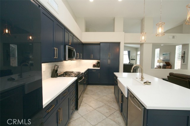 Detail Gallery Image 3 of 19 For 15344 Regatta Way, Lake Elsinore,  CA 92530 - 4 Beds | 2 Baths