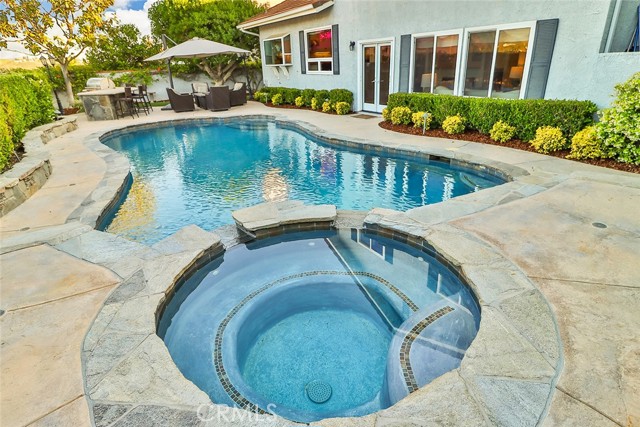 3220 Versaille Court, Thousand Oaks CA: https://media.crmls.org/medias/99da2f1e-21c1-460a-b39a-d5f3eceef2a7.jpg