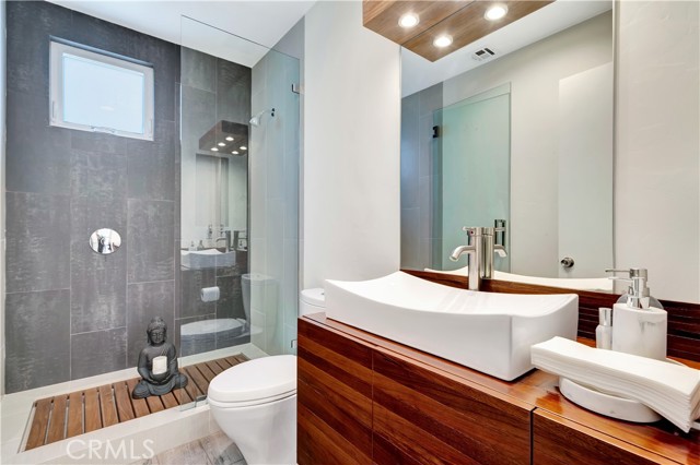 Detail Gallery Image 21 of 42 For 4974 Canoga Ave, Woodland Hills,  CA 91364 - 4 Beds | 4 Baths