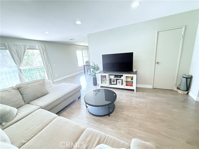 Detail Gallery Image 5 of 23 For 1525 Walnut Leaf Dr #209,  Walnut,  CA 91789 - 2 Beds | 2 Baths