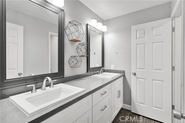21978 Mojave Street, Apple Valley CA: https://media.crmls.org/medias/99da95bd-b7c9-41ea-b991-02026fbd0f4b.jpg