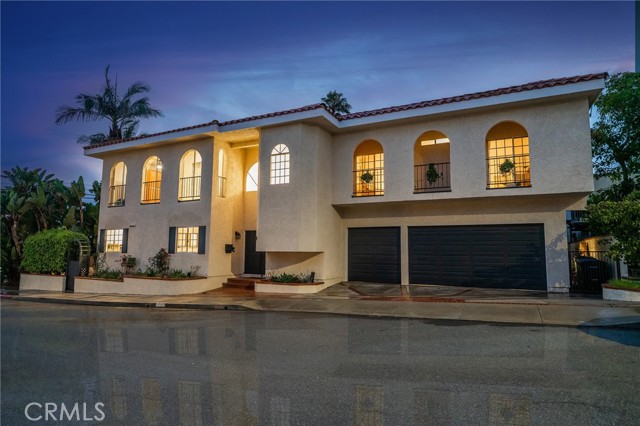 1119 9th Street, Hermosa Beach, California 90254, 5 Bedrooms Bedrooms, ,2 BathroomsBathrooms,Residential,Sold,9th,SB22164330