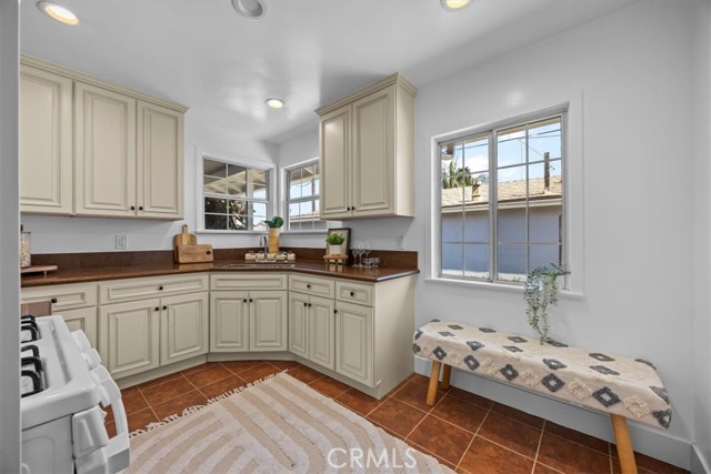 Detail Gallery Image 8 of 25 For 13204 S Wilton Pl, Gardena,  CA 90249 - 3 Beds | 2 Baths