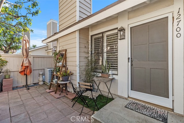 Detail Gallery Image 3 of 31 For 12700 Fallbrook Way, Stanton,  CA 90680 - 3 Beds | 2/1 Baths