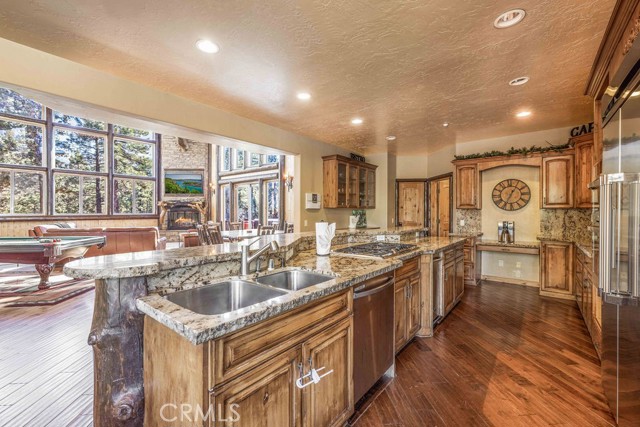 Detail Gallery Image 13 of 51 For 1086 Heritage, Big Bear City,  CA 92314 - 4 Beds | 4/2 Baths