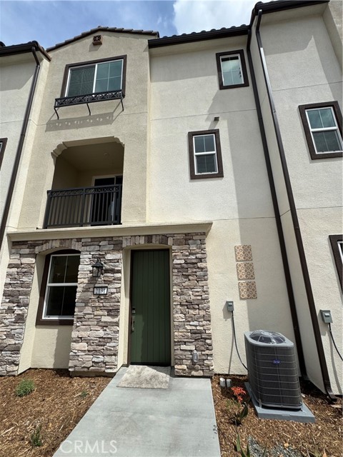 2131 Cumberland, Pomona CA: https://media.crmls.org/medias/99db7c31-7d9e-411e-884b-f47148f4ce93.jpg