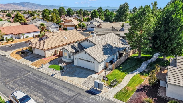 11246 Pleasant Hills Drive, Apple Valley CA: https://media.crmls.org/medias/99db97c0-5762-45e4-a2f9-528ef32f091a.jpg