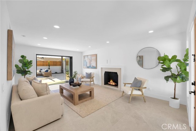 Detail Gallery Image 9 of 47 For 900 Catalina Ave, Seal Beach,  CA 90740 - 3 Beds | 2 Baths