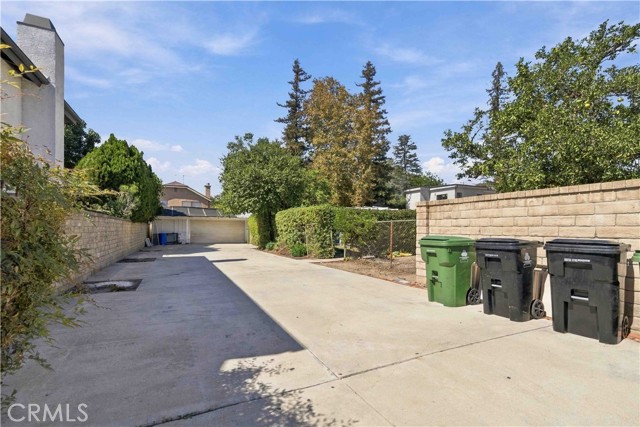 8633 Zelzah photo 60