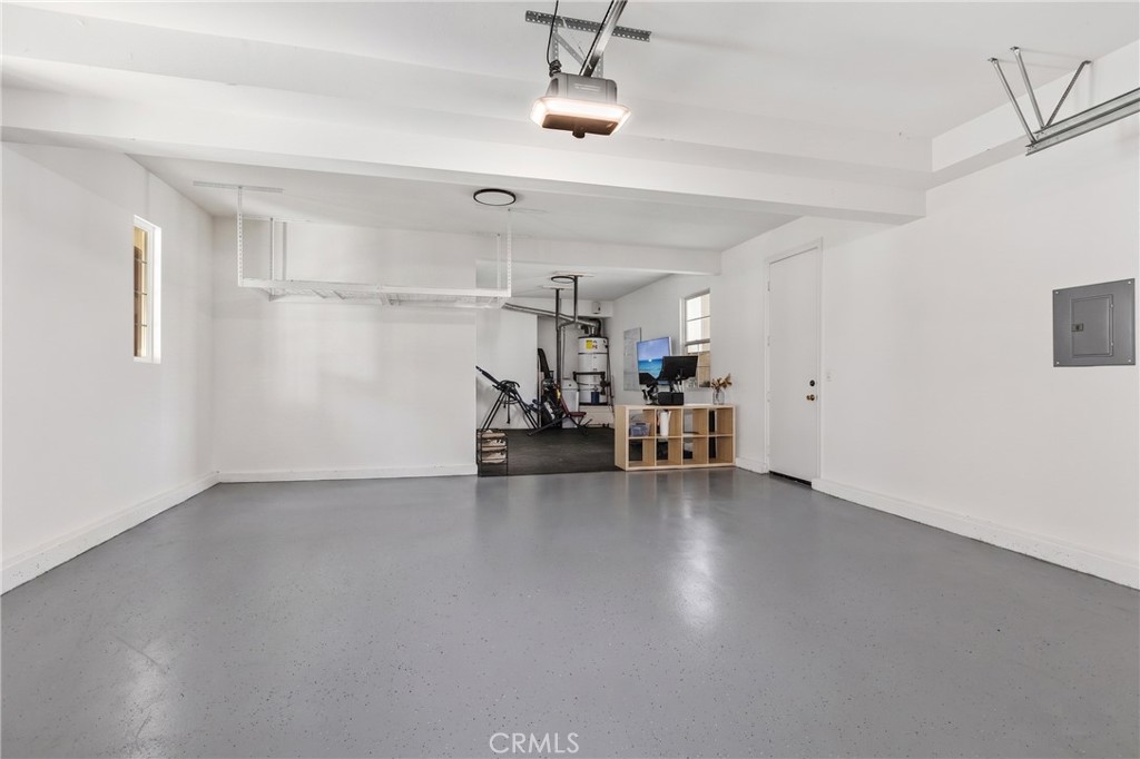 https://media.crmls.org/medias/99dd4f7d-288c-4cf9-bcbe-f2424d6a0e60.jpg?preset=X-Large