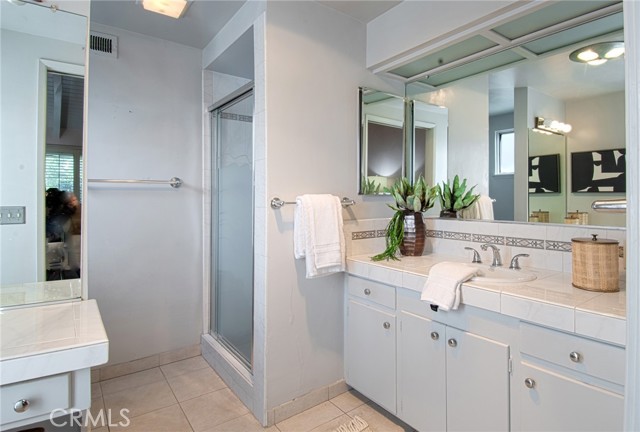 Detail Gallery Image 20 of 42 For 395 Meadow Ln, Newport Beach,  CA 92660 - 3 Beds | 3 Baths