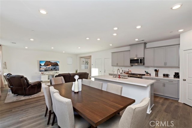 2275 Melogold Way, Corona CA: https://media.crmls.org/medias/99dd8fee-0cb5-4491-bb50-59648951bf6f.jpg