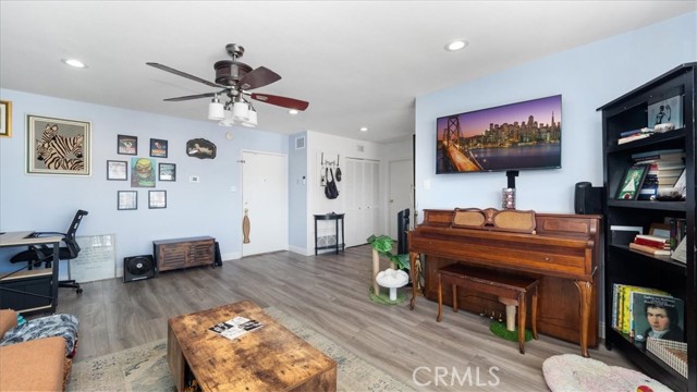 Detail Gallery Image 11 of 27 For 400 N Acacia #D35,  Fullerton,  CA 92831 - 1 Beds | 1 Baths