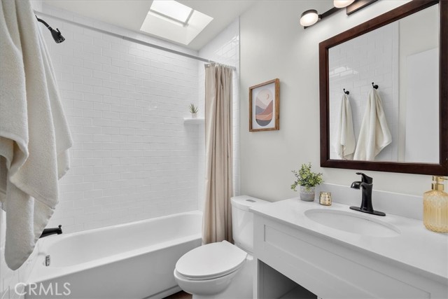 Detail Gallery Image 20 of 30 For 23809 Friar St, Woodland Hills,  CA 91367 - 3 Beds | 2 Baths