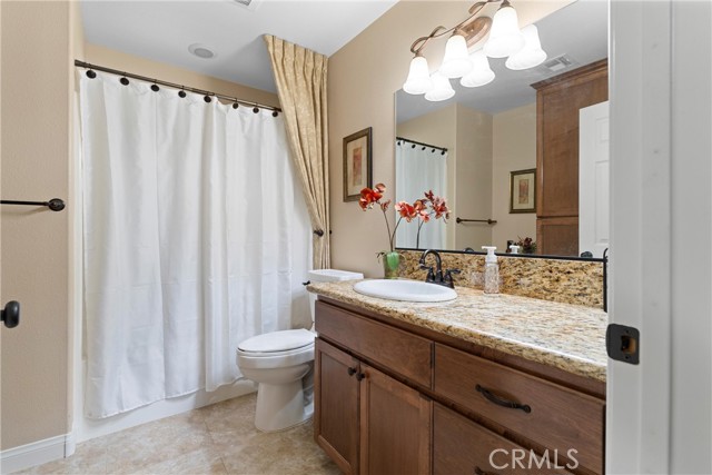 5622 W Avenue M4, Lancaster CA: https://media.crmls.org/medias/99de67b7-af93-41af-bc89-18fab90d41b3.jpg