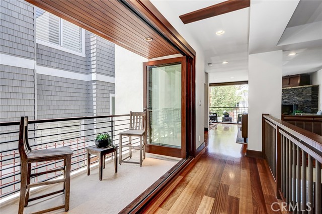 Detail Gallery Image 17 of 47 For 436 32nd St., Manhattan Beach,  CA 90266 - 4 Beds | 4 Baths