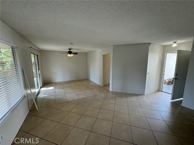 Detail Gallery Image 4 of 23 For 1174 Minerva Ct, Riverside,  CA 92507 - 3 Beds | 2 Baths