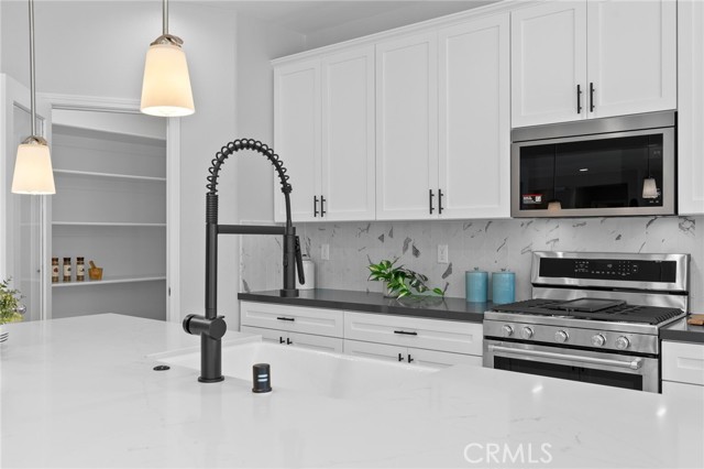 Image 15 of 72 For 5613 Levanto