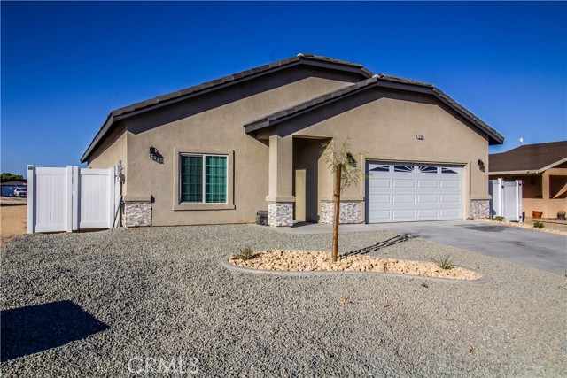 Detail Gallery Image 3 of 19 For 14812 Crofton Ln, Helendale,  CA 92342 - 4 Beds | 2 Baths