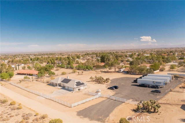 9925 Sierra Vista Road, Phelan CA: https://media.crmls.org/medias/99df8bb1-d7a1-401c-9c4b-c2ebbf1a66d1.jpg