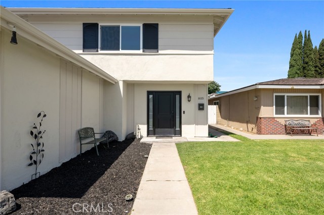 805 S Plymouth Place, Anaheim CA: https://media.crmls.org/medias/99e03020-9108-43af-a58c-e807e8961442.jpg