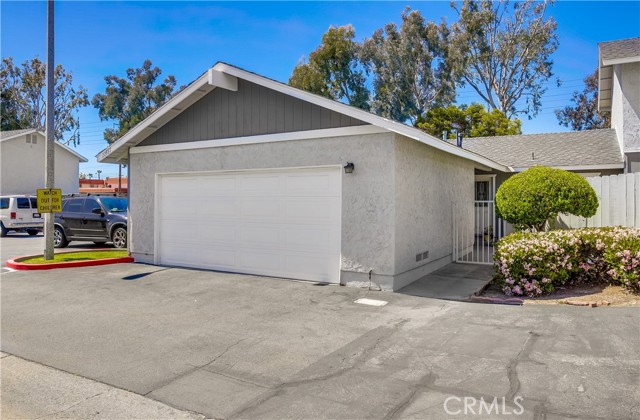Detail Gallery Image 1 of 39 For 22887 Leo Ln #53,  Lake Forest,  CA 92630 - 2 Beds | 1/1 Baths