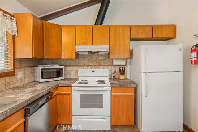 Detail Gallery Image 25 of 65 For 37744 Shoreline Dr, Bass Lake,  CA 93604 - 4 Beds | 2 Baths