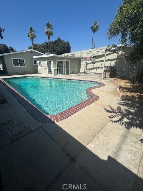 5710 Burlingame Drive, Riverside CA: https://media.crmls.org/medias/99e099fe-6837-45ae-981c-569477d871f5.jpg