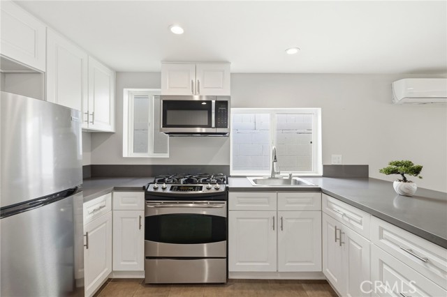 Detail Gallery Image 35 of 50 For 621 Roselli St, Burbank,  CA 91501 - 3 Beds | 3 Baths