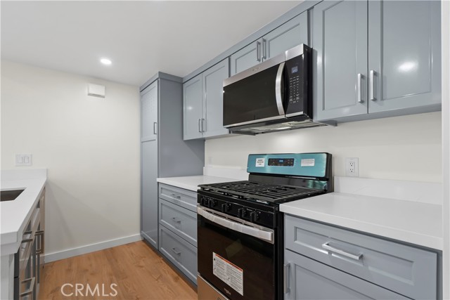 Detail Gallery Image 13 of 35 For 10237 De Soto, Chatsworth,  CA 91311 - 2 Beds | 2 Baths