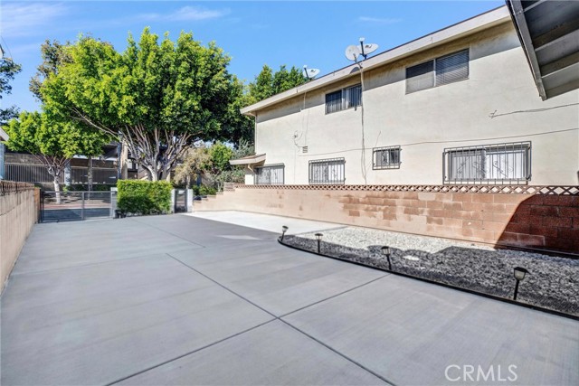 Detail Gallery Image 6 of 23 For 12530 Birch, Hawthorne,  CA 90250 - 3 Beds | 2 Baths