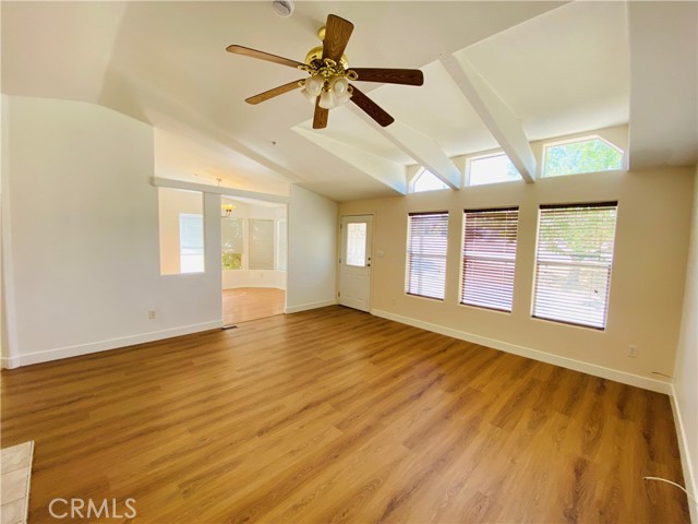 56476 Desert Gold Drive, Yucca Valley CA: https://media.crmls.org/medias/99e1f238-3a79-45e9-8565-3199f6b50109.jpg
