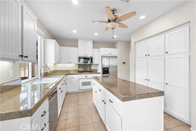 Detail Gallery Image 8 of 22 For 425 Camino Flora Vista, San Clemente,  CA 92673 - 4 Beds | 3 Baths