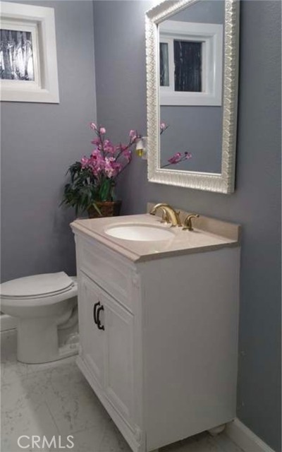 Detail Gallery Image 5 of 15 For 919 S Sherrill, Anaheim,  CA 92804 - 4 Beds | 2/1 Baths