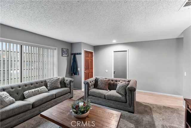 Detail Gallery Image 6 of 28 For 554 W Mariposa, Rialto,  CA 92376 - 4 Beds | 2 Baths