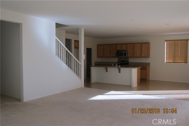 Detail Gallery Image 9 of 20 For 38209 Divot Dr, Beaumont,  CA 92223 - 4 Beds | 3/1 Baths