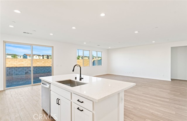 Detail Gallery Image 14 of 34 For 12740 Big Valley Ct, Riverside,  CA 92503 - 3 Beds | 2 Baths