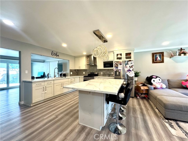 Detail Gallery Image 2 of 5 For 1101 N Gates, Santa Ana,  CA 92703 - 3 Beds | 2 Baths