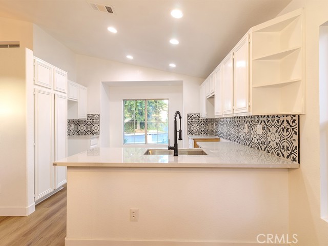 Detail Gallery Image 6 of 34 For 23103 Coffee Berry Cir, Corona,  CA 92883 - 4 Beds | 2 Baths