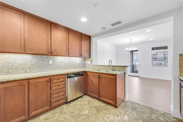 Detail Gallery Image 11 of 30 For 12455 Benton Dr #2,  Rancho Cucamonga,  CA 91739 - 3 Beds | 2 Baths