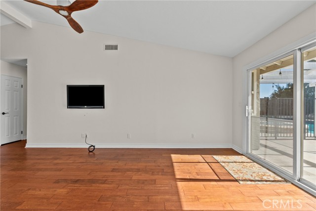 Detail Gallery Image 18 of 40 For 17050 Canvas, Canyon Country,  CA 91387 - 4 Beds | 2 Baths