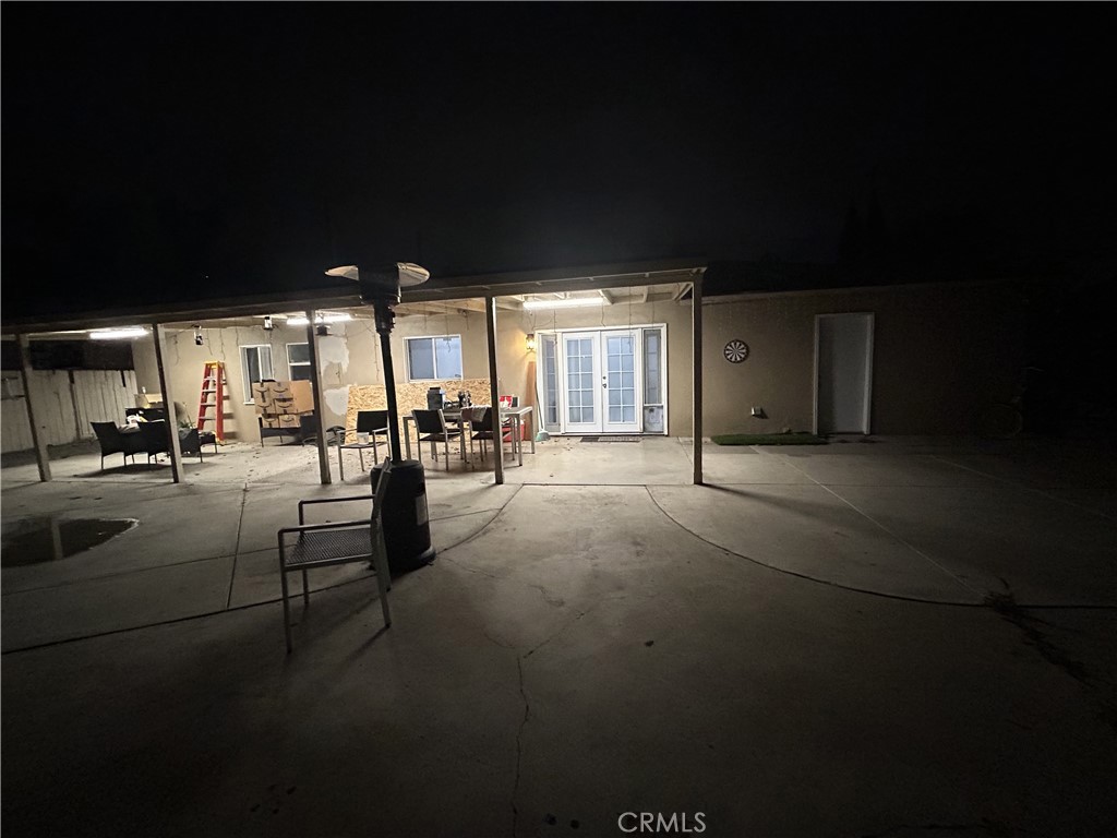 https://media.crmls.org/medias/99e623ac-08d1-43de-8028-8498e4d86357.jpg?preset=X-Large