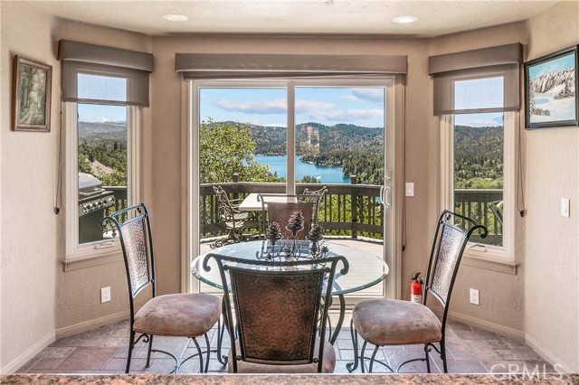 Detail Gallery Image 15 of 44 For 1161 Nadelhorn Dr, Lake Arrowhead,  CA 92352 - 5 Beds | 5 Baths