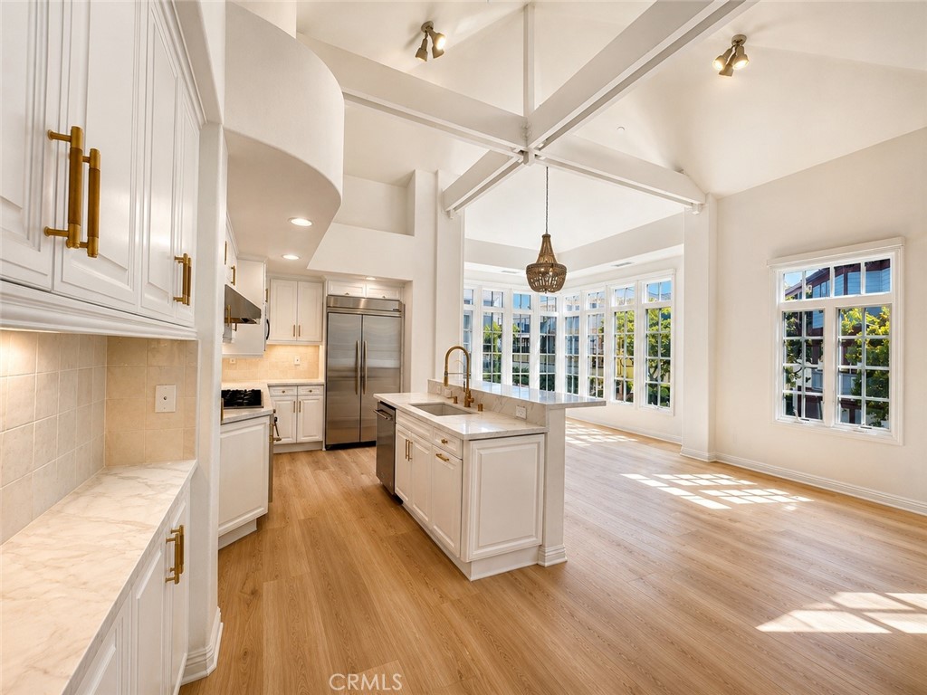 2545 Bungalow
