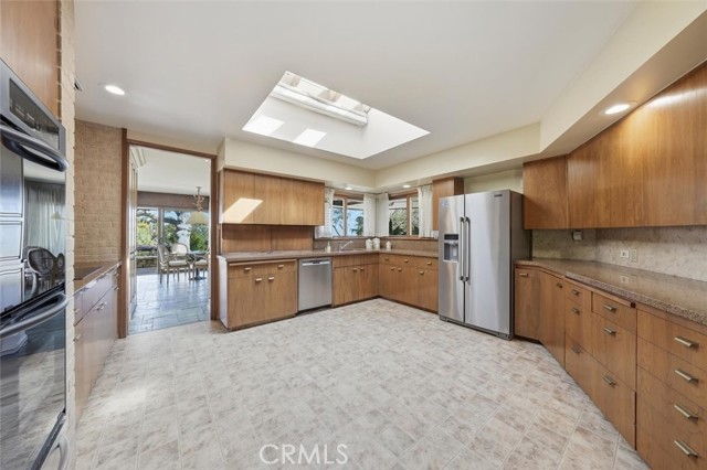 Image 21 of 66 For 100 Saddleback